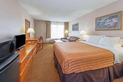 Days Inn by Wyndham Elizabethtown - image 5