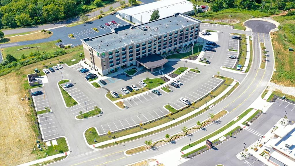 Holiday Inn Express & Suites - Elizabethtown North an IHG Hotel - image 7