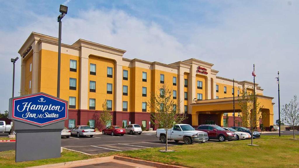 Hampton Inn & Suites Elk City - main image