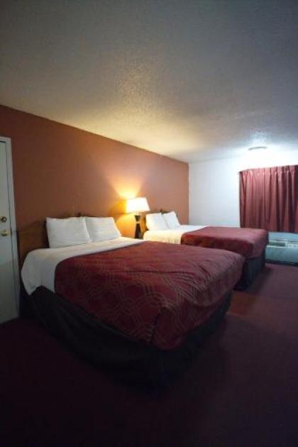 Econo Lodge Elk City - image 12