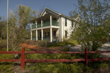 The Historic Elk Mountain Hotel - image 10