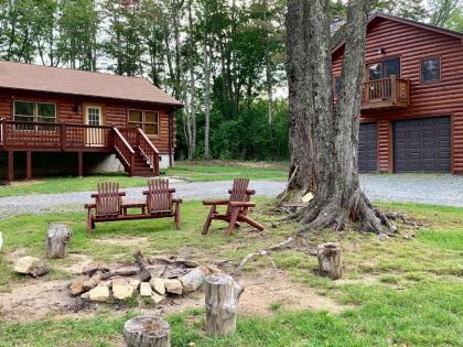 2 BR Cabin with Hot Tub Deck Fire Pl - image 8