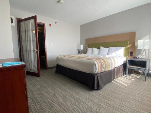 Country Inn & Suites by Radisson Elk River MN - image 5