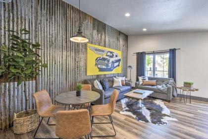 Modern Townhome with Deck - half Mi to Elkhart Lake! - image 7