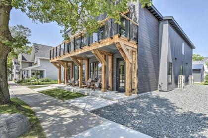 Elkhart Lake Townhome - 20 Mi to Sheboygan! - image 9