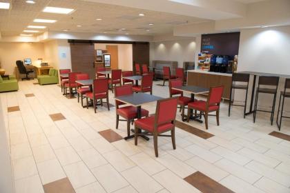 Holiday Inn Express Hotel & Suites Elkhart-South an IHG Hotel - image 13