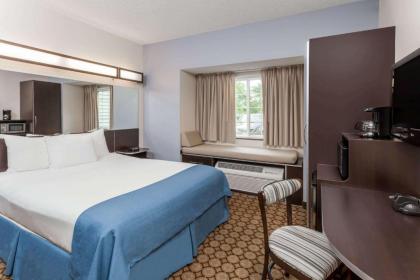 Microtel Inn and Suites Elkhart - image 3