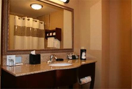 Hampton Inn Elkhorn Lake Geneva Area - image 6