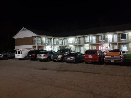 Elk Inn Motel - image 12