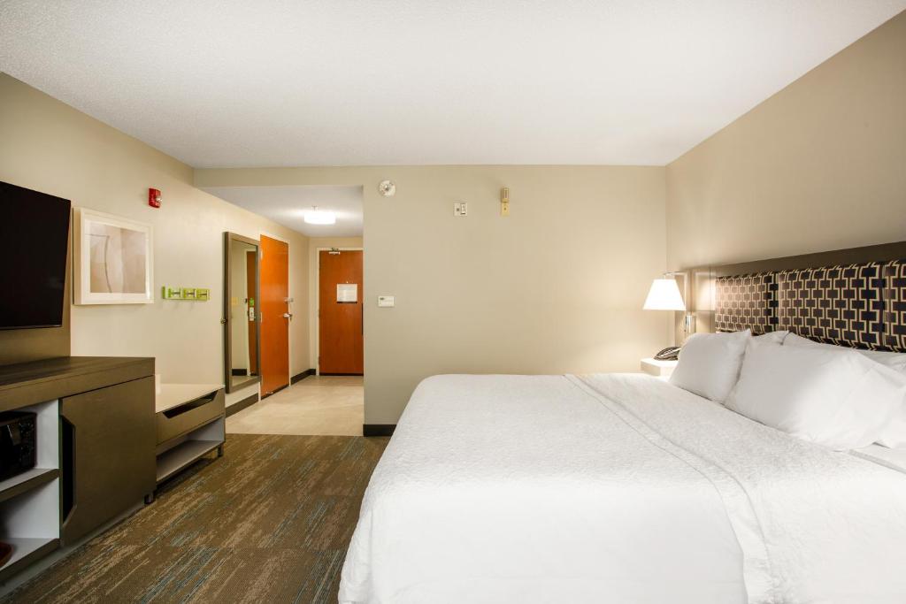 Hampton Inn Elkins - image 7