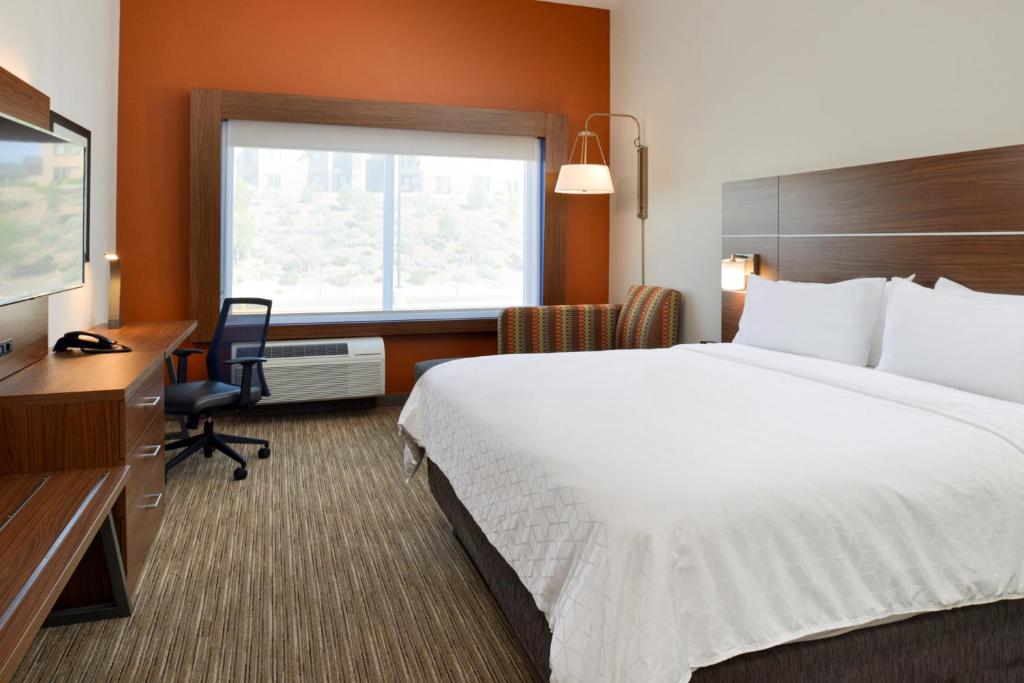 Holiday Inn Express & Suites - Elko an IHG Hotel - image 5