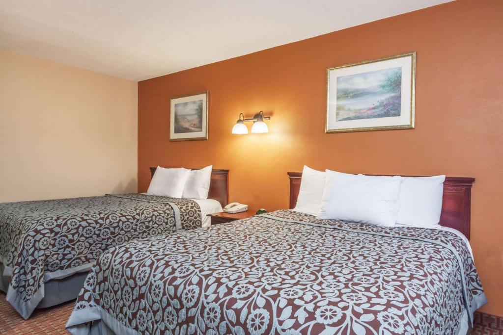 Days Inn by Wyndham Elkton Newark Area - image 3