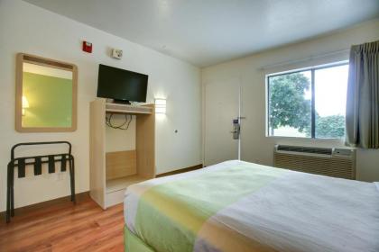 Motel 6-Elkton MD - image 9