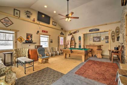 Spacious Victorian Home quarter Mi to Holiday Valley! - image 4