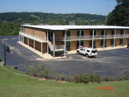 Budget Inn Top of Ellijay - image 2