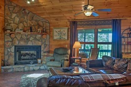 Cozy Sunset View Cabin with Hot tub and Game Room