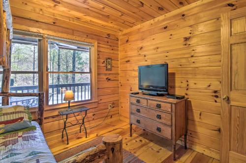 Ellijay Cabin with Hot Tub and Deck in National Forest - image 4