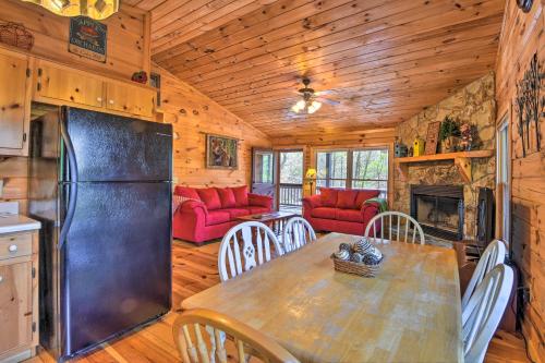 Ellijay Cabin with Hot Tub and Deck in National Forest - image 5