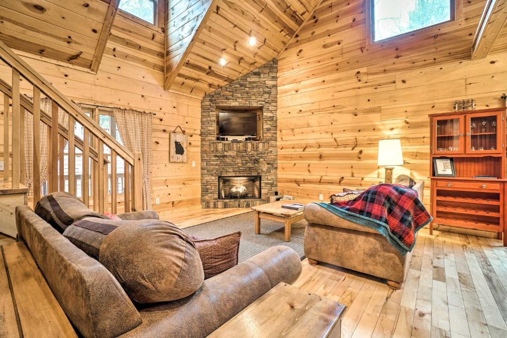 Lakeside Retreat in Ellijay with Game Room and Grill! - image 3