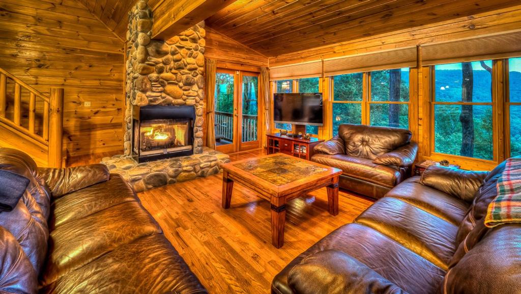 Skyline Lodge by Escape to Blue Ridge - image 2