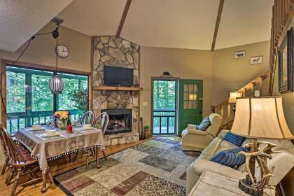 Mizzen Daze Cozy Coosawatee River Resort Cabin! - image 4