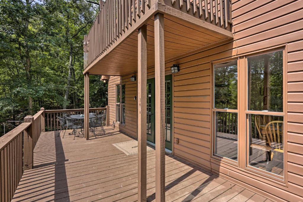 Ellijay Resort Cabin with Fire Pit and Hot Tub! - main image