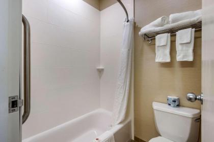 Comfort Inn Ellsworth - image 12