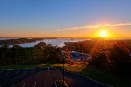 Hampton Inn Bar Harbor - image 12