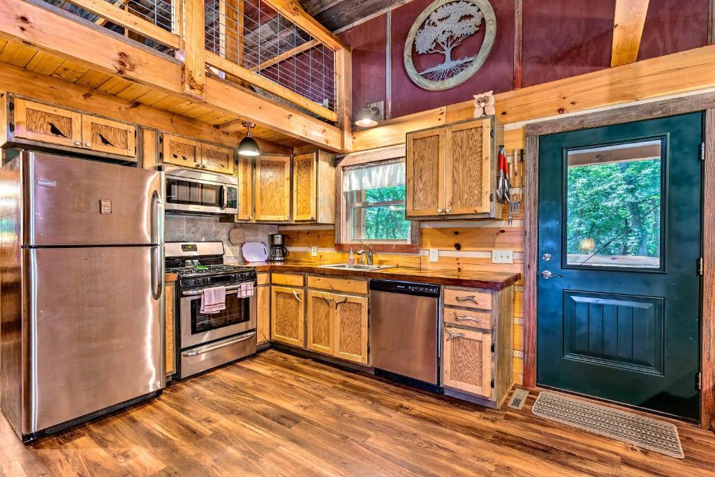 Private Chase County Cabin on Middle Creek! - image 7