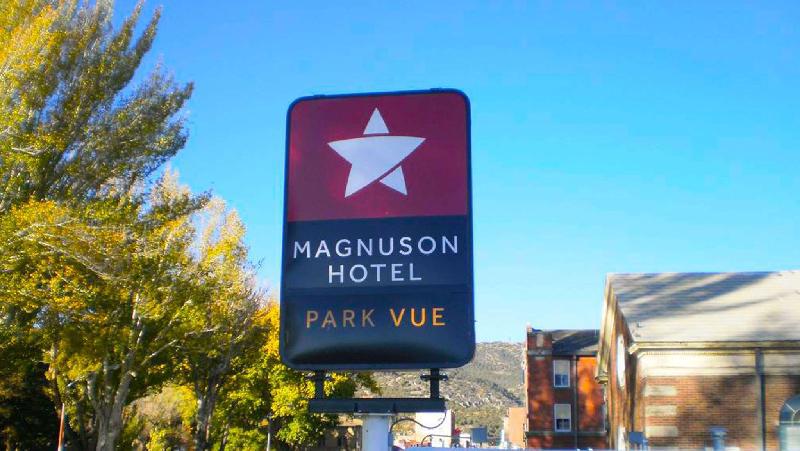 Magnuson Hotel Park Vue - image 2