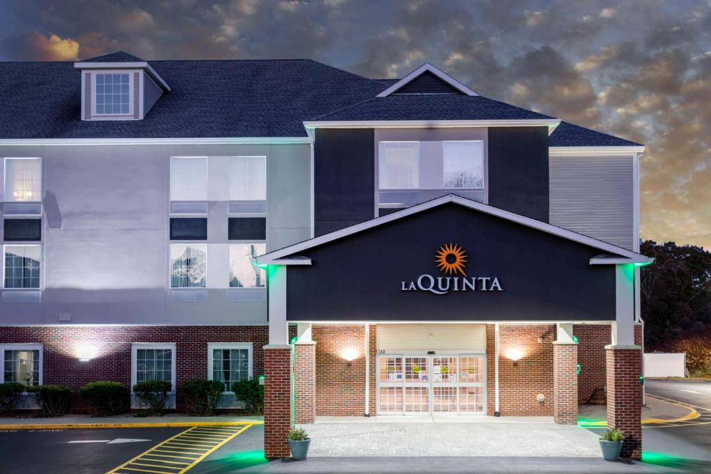 La Quinta by Wyndham Ely - main image