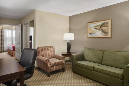 Country Inn & Suites by Radisson Elyria OH - image 3