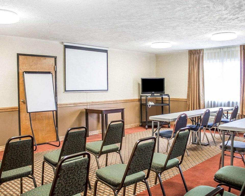 Quality Inn Elyria - image 3