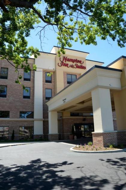 Hampton Inn & Suites - Elyria OH - image 1