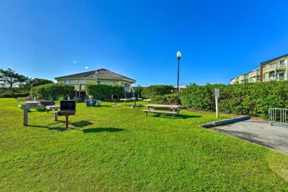 Oceanfront Emerald Isle Condo Walk to Beach! - image 15