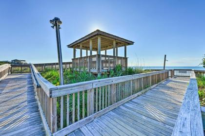 Oceanfront Emerald Isle Condo Walk to Beach! - image 9