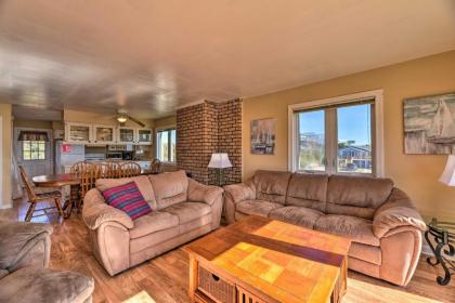 East of the Sun Beachside Apartment with Deck! - image 14