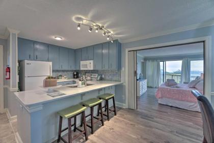 Bright Emerald Isle Condo with Private Beach Access! - image 11