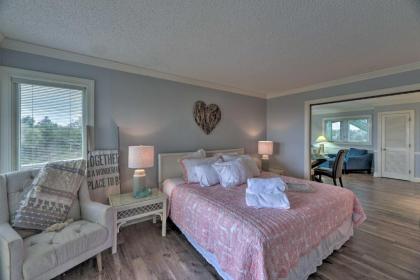 Bright Emerald Isle Condo with Private Beach Access! - image 15