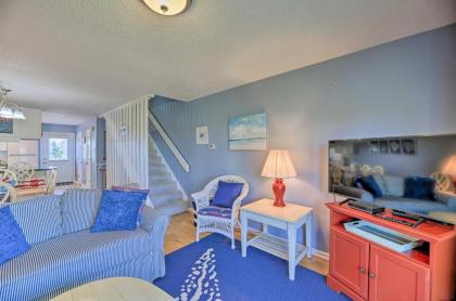 Emerald Isle Townhome with Pool and Beach Access! - image 13