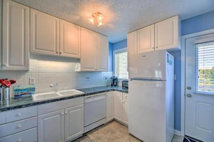 Emerald Isle Townhome with Pool and Beach Access! - image 2