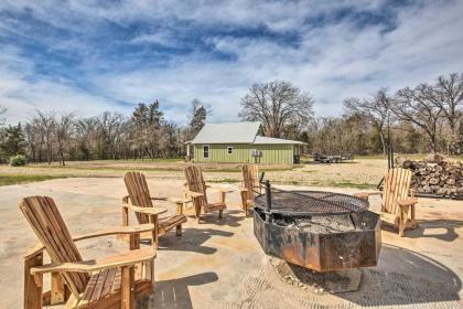 Emory Cabin with Fire Pit and Porch Near Lake Fork - image 13