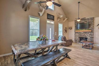 Emory Cabin with Fire Pit and Porch Near Lake Fork - image 2