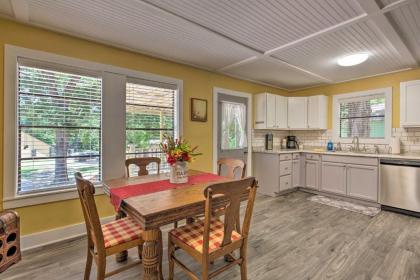 Quaint Home with Deck and Grill Mins to Lake Fork! - image 10