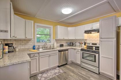 Quaint Home with Deck and Grill Mins to Lake Fork! - image 11