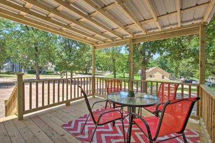 Quaint Home with Deck and Grill Mins to Lake Fork! - image 4