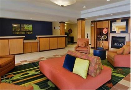 Fairfield Inn and Suites by Marriott Emporia I-95 - image 2