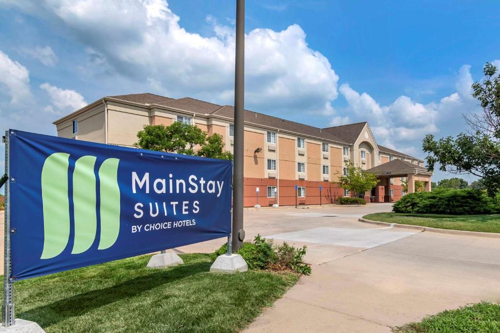 MainStay Suites - main image