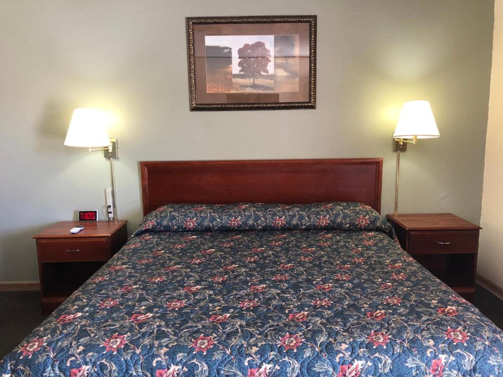 Budget Host Inn - Emporia - image 5