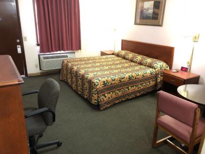 Budget Host Inn - Emporia - image 8